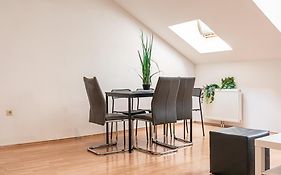 Cozy 1Br Apt Comfortable Design/@ Schoenbrunn